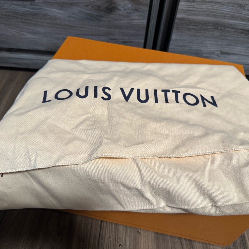 Louis Vuitton Grand Palais - Picture 10 of 11